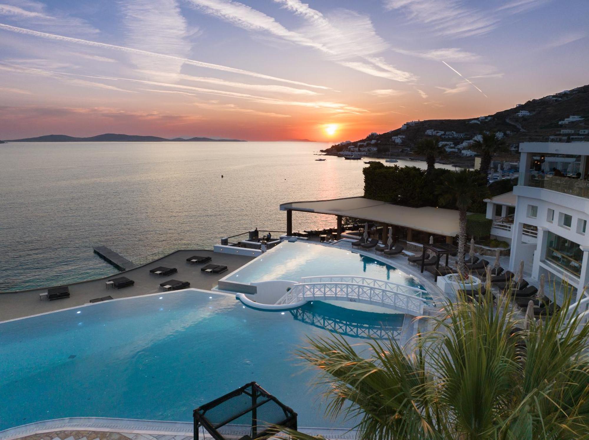 Saint John Hotel Villas & Spa Agios Ioannis Diakoftis Екстер'єр фото Sunset at the Mykonos Grand Resort