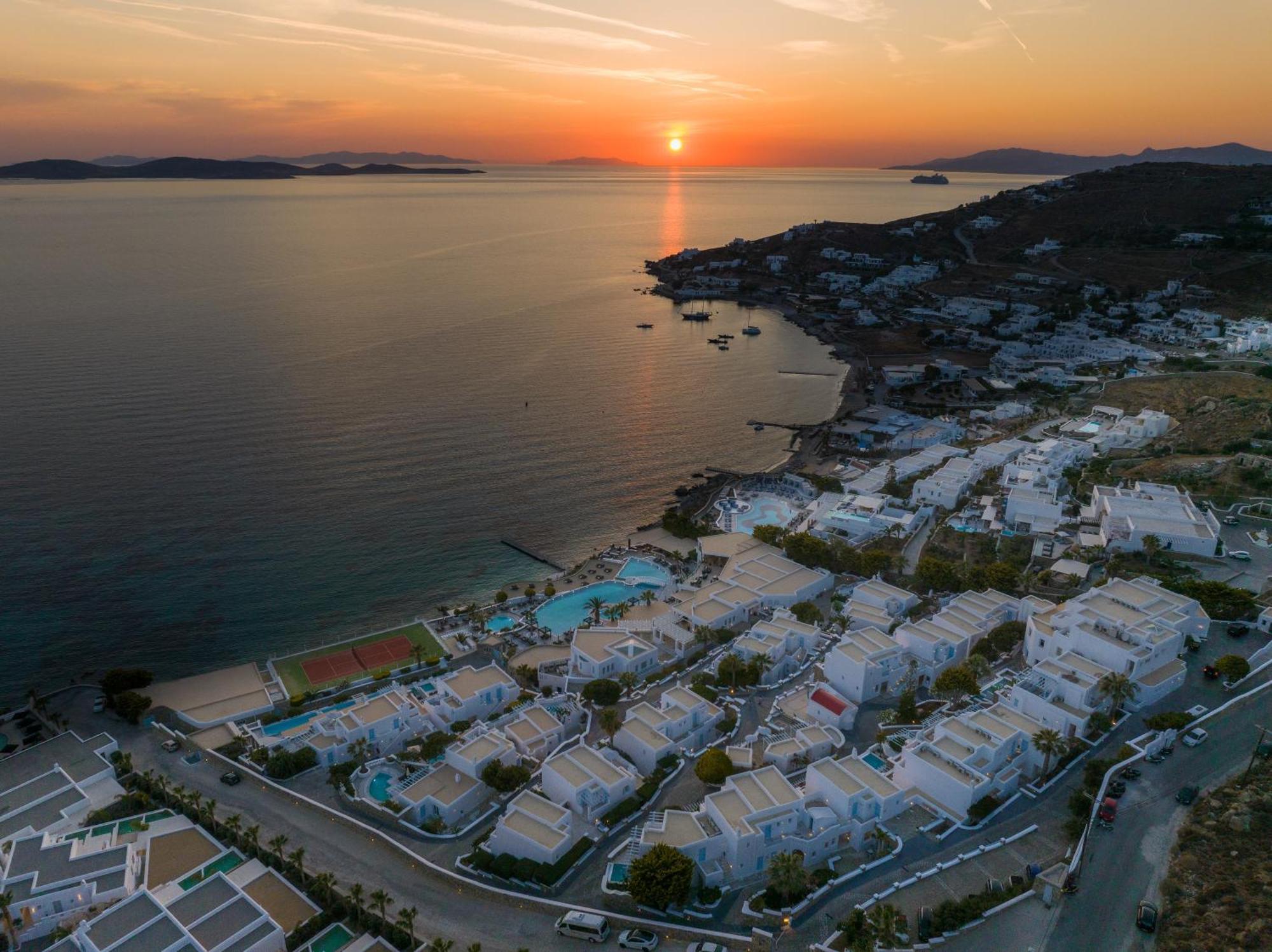 Saint John Hotel Villas & Spa Agios Ioannis Diakoftis Екстер'єр фото Sunset over Mykonos